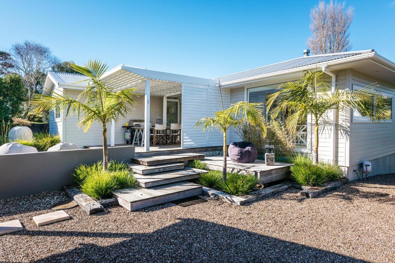 Moa Magic - Oneroa Holiday Home エクステリア 写真